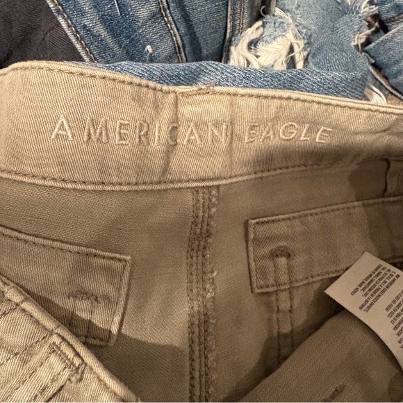 American Eagle Frayed Hem High Waisted Shorts | Size: 4 - Picture 3 of 4